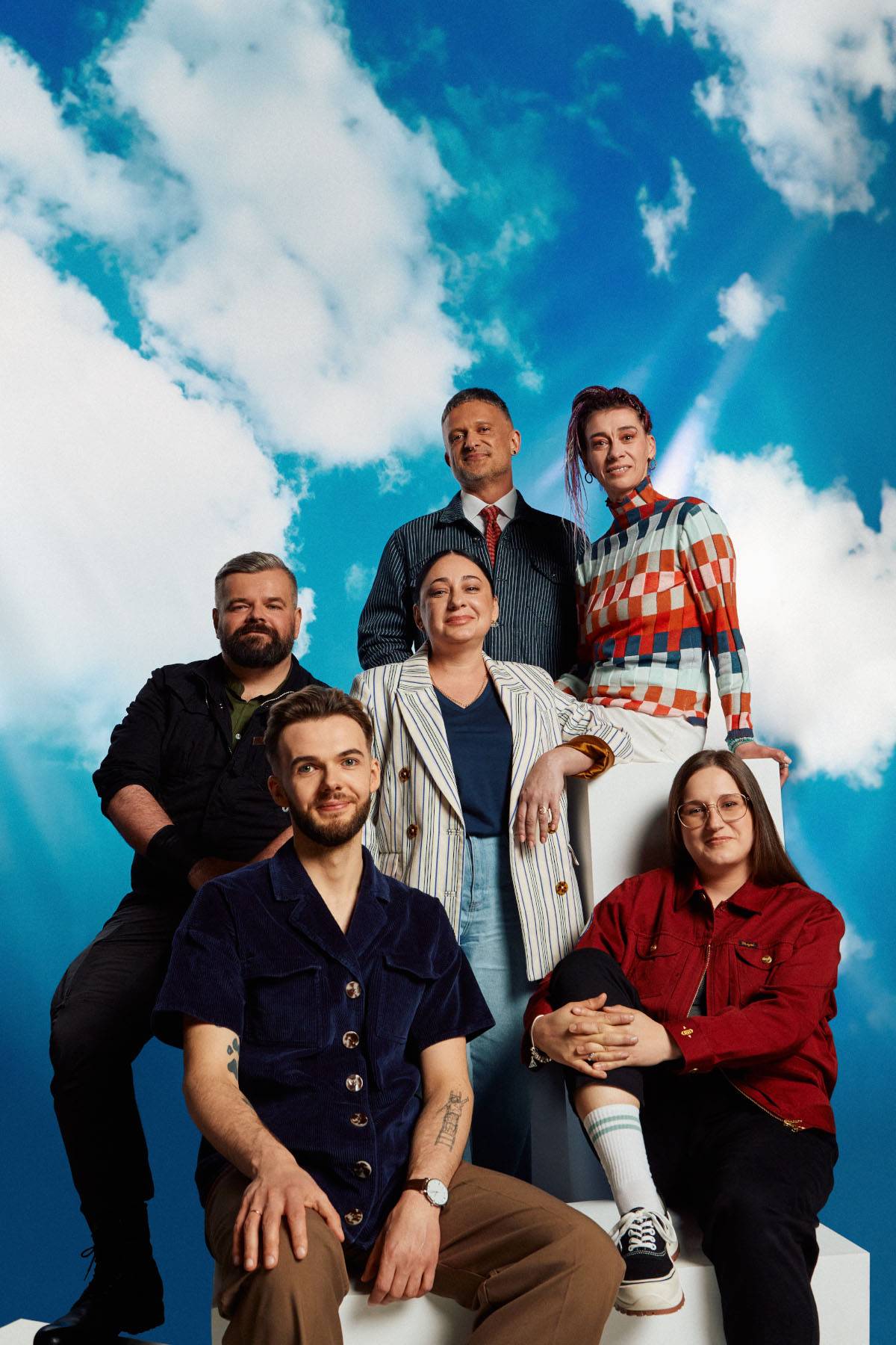 Bohaterki i bohaterowie kampanii „Żyję z HIV”. Od lewej od dołu: Tomek, Magda, Tom, Tatiana, Grzesiek i Ania (Fot. Krystian Lipiec)