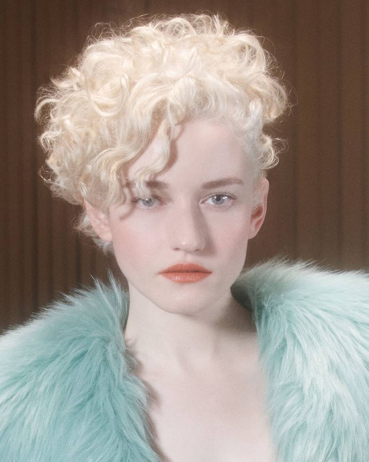 Julia Garner w kampanii zapachu Gucci Guilty „Life iz but a dream”. (Fot. Materiały prasowe)