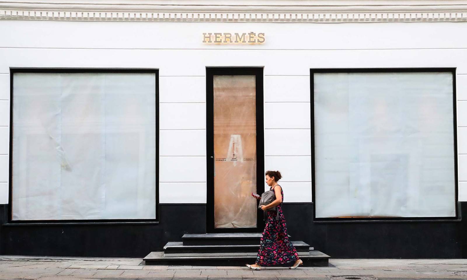 Butik Hermès w Moskwie / (Fot. Getty Images)