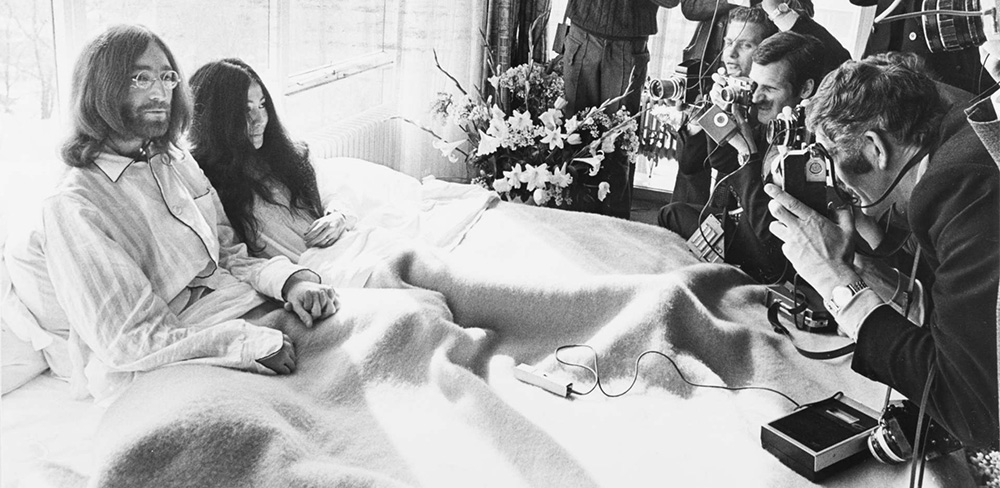 Yoko Ono i John Lennon, Bed-In for Peace, 1969, Amsterdam Fot. Ruud Hoff