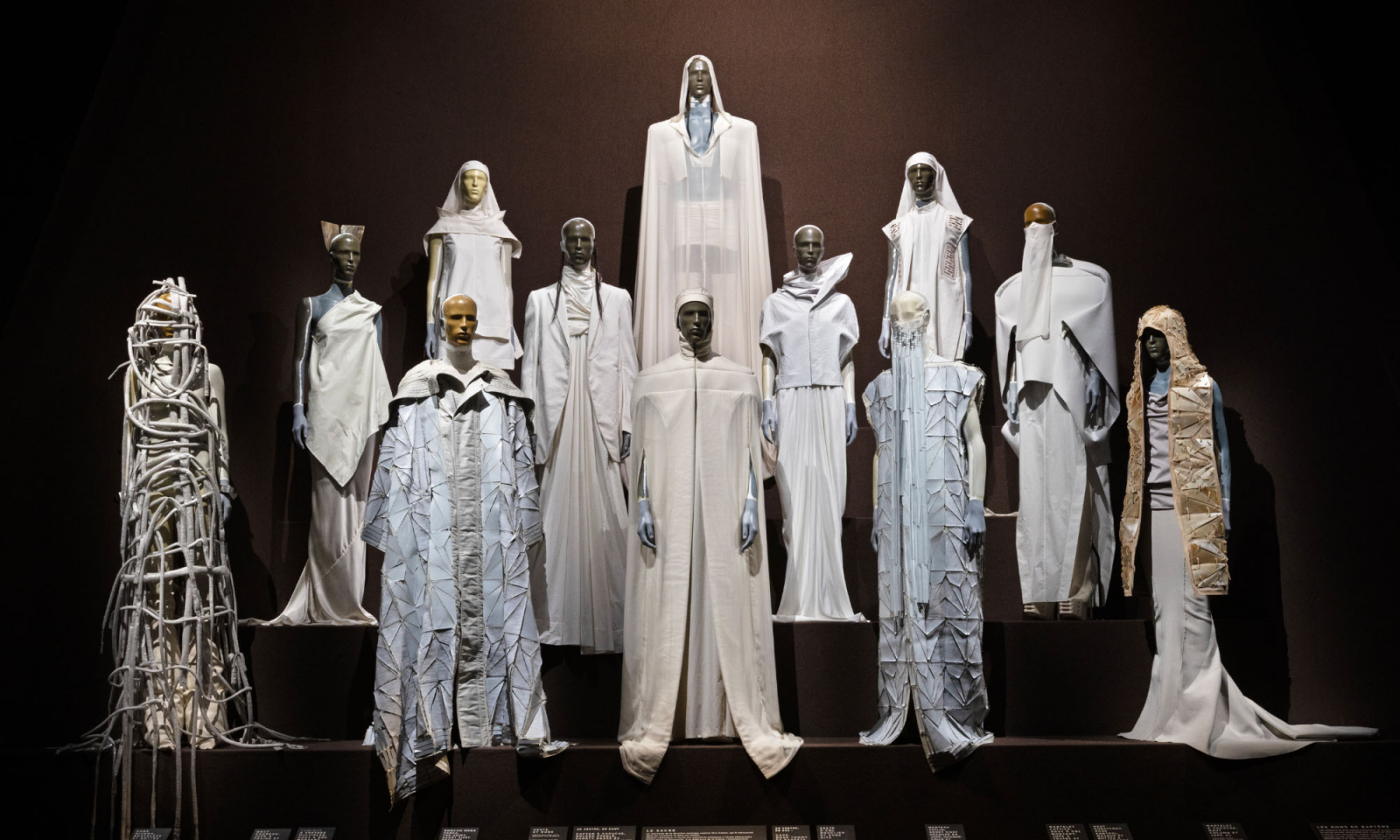 Wystawa „Rick Owens. Temple of Love” w Palais Galliera w Paryżu (Fot. ©Gautier Deblonde, Palais Galliera/Paris Musées)