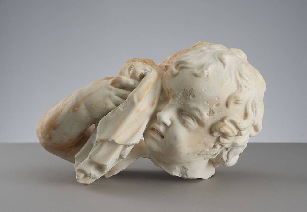 Głowa płaczącego putta z nagrobka Marii Józefiny Sobieskiej z Kościoła Sióstr Sakramentek, ok. 1761 r.