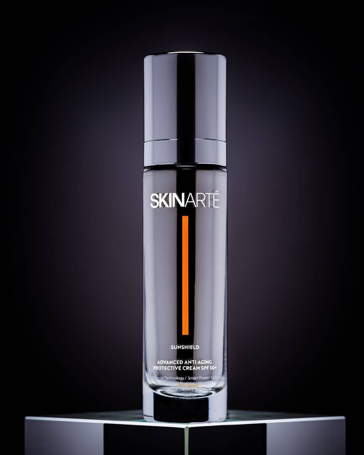 Zaawansowany przeciwstarzeniowy krem ochronny SPF 50+ z linii Sunshield marki Skinarté