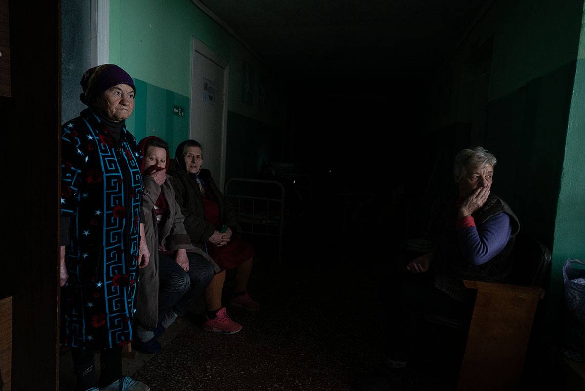Punkt ewakuacji i tymczasowy szpital w rejonie Czernihowa, znajdującym się pod intensywnym ostrzałem armii rosyjskiej. 31.03 region Czernihowa (fot. Patryk Jaracz)
